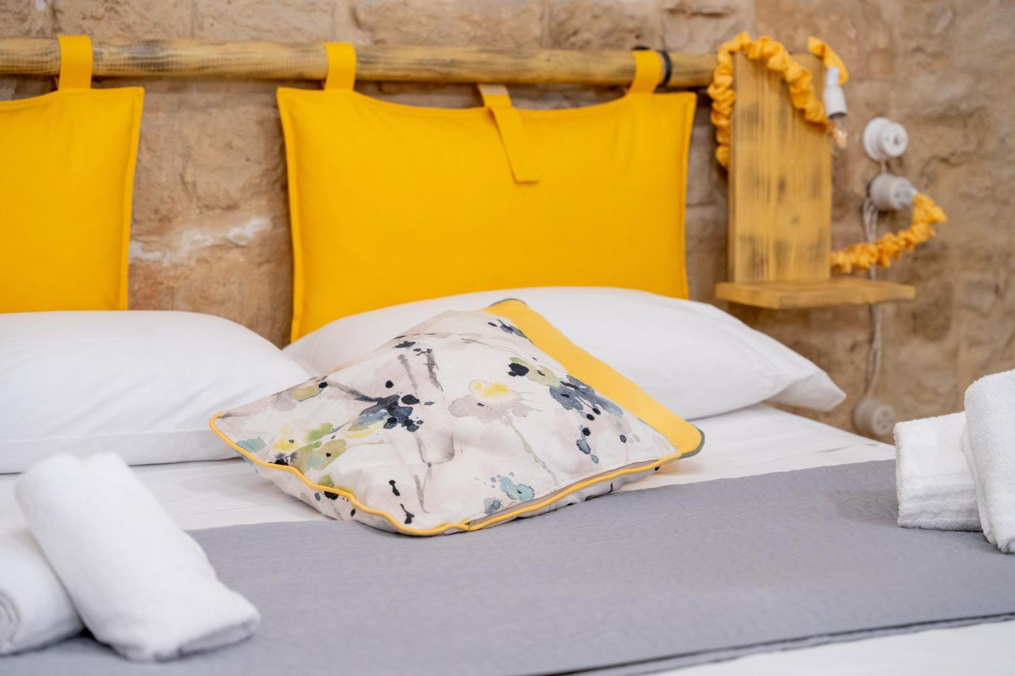 Palazzo Nicolaus Del Borgo Antico Bed and Breakfast Bari Buitenkant foto